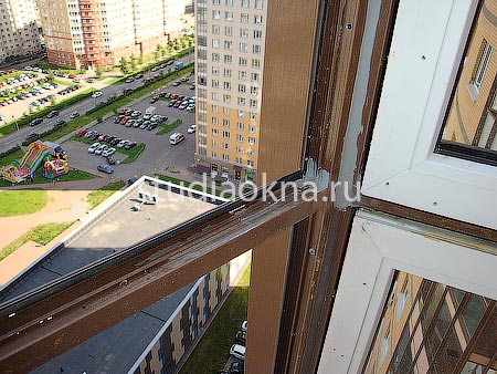 Течет балкон